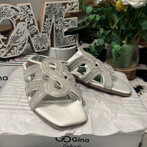 By Gina size 7 Brand New